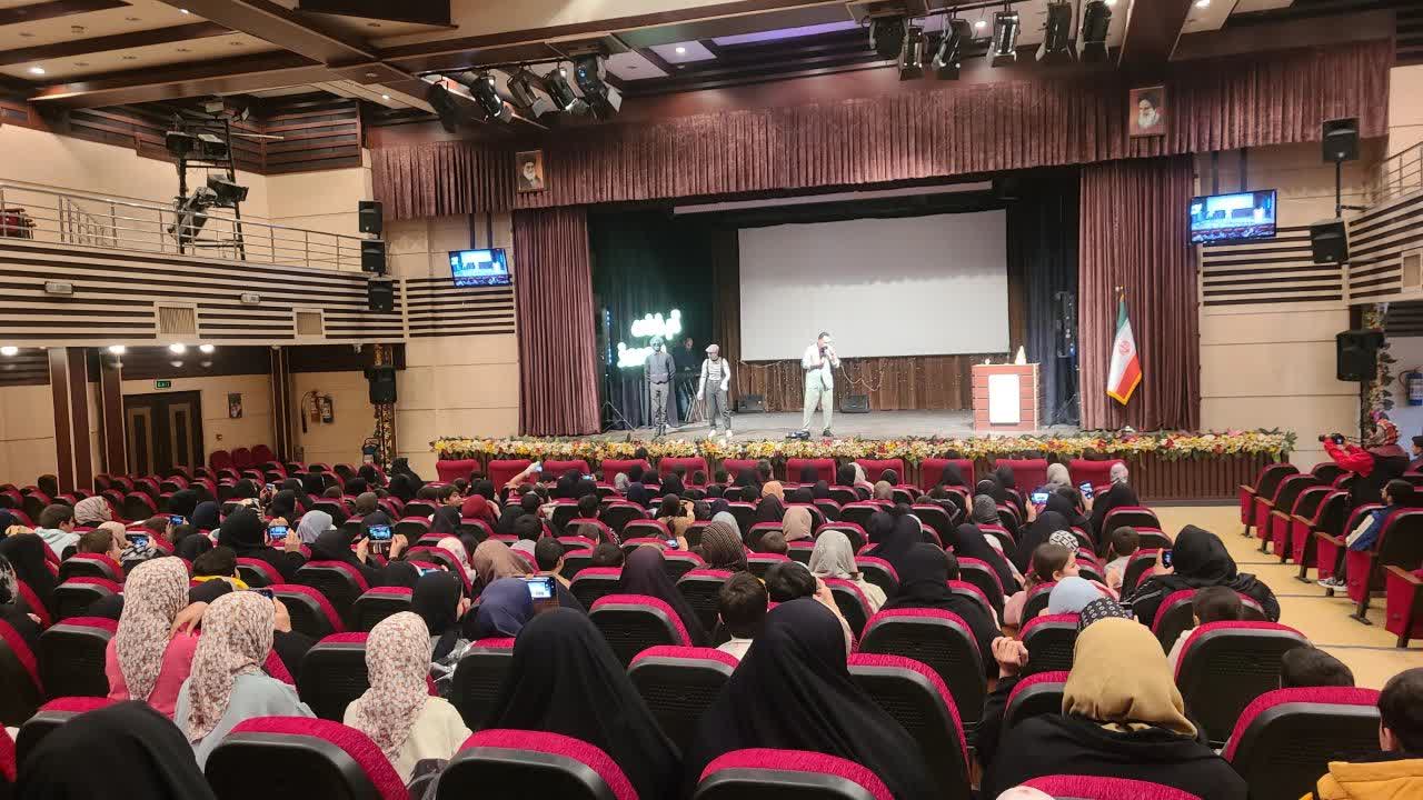 برگزاری جشن «لبخند نوروزی» ویژه خانواده‌های ایتام در دانشکدگان فارابی دانشگاه تهران