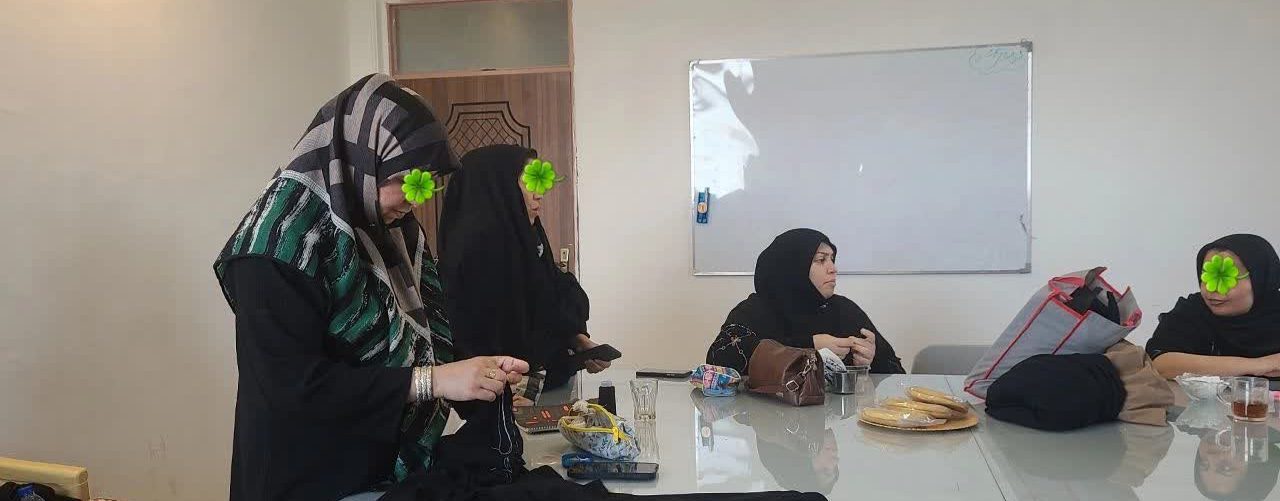 برگزاری کارگاه آموزشی «خیاطی و منجوق‌دوزی» در مؤسسه خیریه ایتام قم